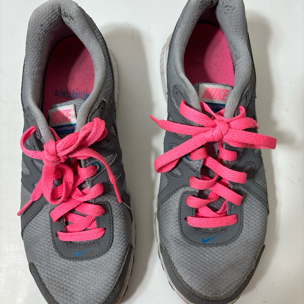 Nike ladies sneakers era size.8